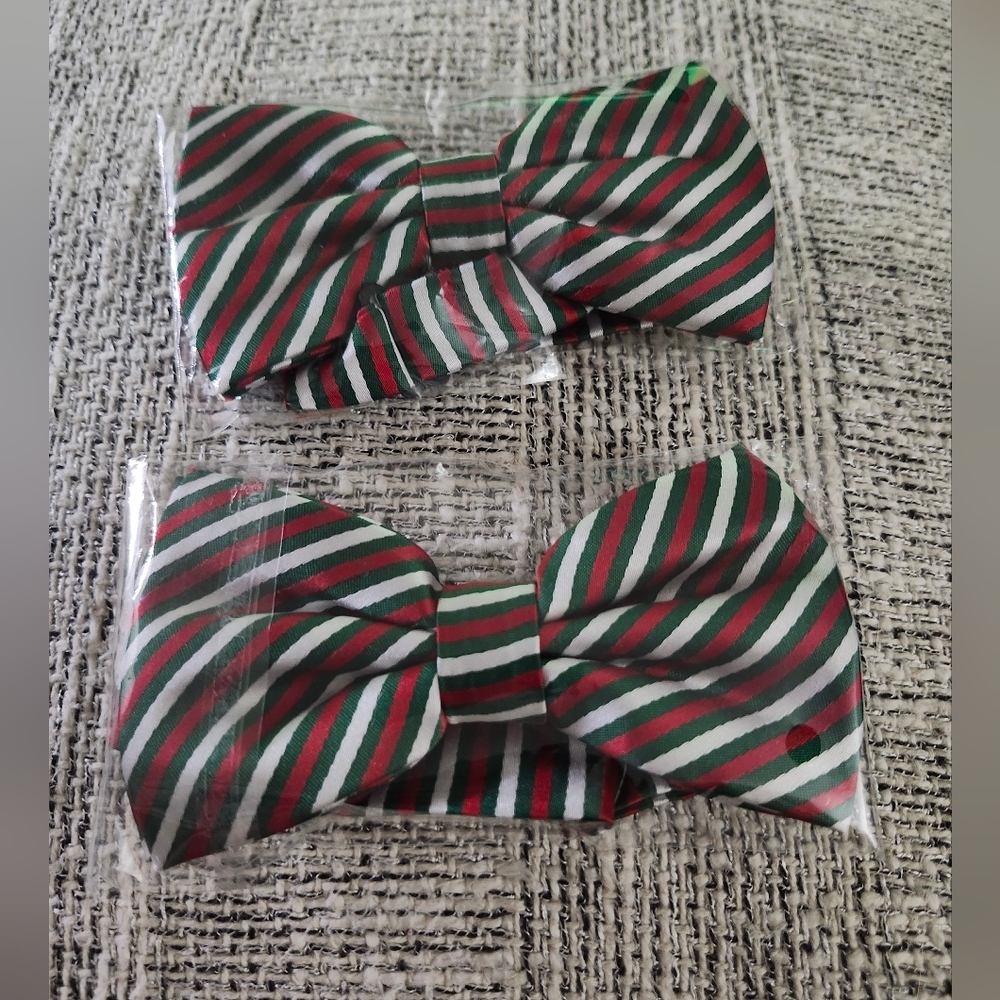 Striped Green and Red Bow Tie Set - Classic Men's Accessory